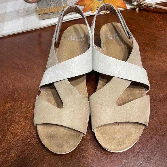 Dansko Vicky Crisscross Wedge Sandals Size 42 Nubuck Leather Tan Beige wedge 11 - Picture 2 of 8